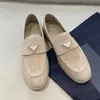 Designer Zomer Loafers lopen platte hak lederen schoenen Casual schoen vrouw manluxury suède jurk schoenen mocassin slip op buiten punt schoen lage top sneakers