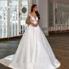 Linha Casamento de um vestido para mulheres Sexy Deep V Neck Boho Simple Bridal Modest Ivory Setin Train Botões de volta