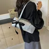 Totes YouDeyisi Versão coreana Designer de nicho Modelo de axila Baguete bolsa de seda lenço de seda Premium boliche