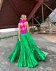 Abiti per feste Halter Green Verde Abito Satinato Ruffles Evening a Layereda-Line per donne Open Back con abiti su misura