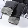 Jeans pour femmes hautes taille en peluche hivernale épaississent un pantalon de jean mince pantalon leggings vintage pantalon mode crayon chaud