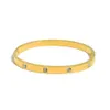 Design de qualité haute hommes hommes et femmes pour bracelet en ligne Vente à la mode minimaliste avec sens du luxe cinq diamants qui tombent avec un bracelet de tempérament