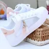 Chaussures décontractées Fashion Women Sneaker Sports Breathable Sports For Girl Flat Mesh blanc Vulcanize DESGINER