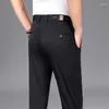 Pantalon masculin d'été ultra mince séchage rapide de glace de soie décontractée pour un costume de bureau d'affaires à tube droit élastique de printemps élastique