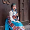 Scena Zużycie Tybetańska odzież damska szata Tybet Lhasa Turystyka mniejszość w stylu etnicznym podróż
