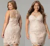 2024 Plus Size Lace aftonklänningar ärmlös skopa hals kort över knä längd cocktail party klänning skräddarsydd