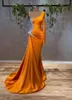 Robes de fête à manches longues sirène orange satin soirée féminine 2024 avec des perles argentées