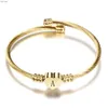 Bangle Fashion Girls Gold Color rostfritt stål Hjärtarmband Bangle med bokstav Fashion Initial Alphabet Charms Armband för Womenl240417