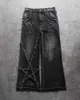 Мужские джинсы High Street Retro Stars Furred Jeans Men Y2k Goth Harajuku Fashion High-талиста. Бэкги с брушными штанами с широкой ногой D240417