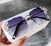 2021 Fashon Vinage Sqaure Luxury Glasses Rimless Rhinesotne Solglasögon Shades Women Summer 8494279