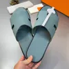 مصمم رجال أوران Slippers جلد صندل 2024 New Fashion Slippers Izmir Flip Flop Heritage Calfskin Sandals for Mens Summer Summer Lazy Beach Casual Slides