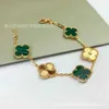 Brand charme van versão alta versão Fritillaria Bracelet Feminino Design de multidão a laser Rose Powder 18K Fashion Light Luxury Lote V