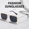 Lunettes de soleil Men Square Frame Punk Sun Glassements Femmes Fashion Trend Métal Lunettes de soleil Gafas Gafas Designer Luxury