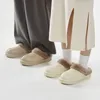 Zapatillas Utune de invierno de cuero impermeable a impermeabilización tibia calada de suela suave zapatillas de casa para mujeres para hombres afuera de toboganes peludos de interior