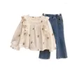 Ensembles de vêtements 2024 Corée Spring automne Children Girl 2pcs Coton Denim Ligne large Pant de la jambe Broderie Cartonnerie Souchée ours