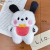 Keeschaines en peluche mignon en peluche Puppy Pendant Poupée créative en peluche Keillette de trèfle clé Clé Cary Carying Accessoires Femmes Gift Y240415