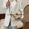 Umhängetaschen Zeug Sacks Leinwand Kette Eins Schulter-Crossbody-Tasche für Frauen stilvolle und modische neue High-End-Nische 2024 von Mojia H240417