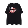 GALLREY TEE DEPTS Designer T-shirt Toppkvalitet Luxury Fashion T-shirt Little Loose and Bekväm världskryssningskonst som dödar Cotton Short Sleeve T-shirts Män kvinnor