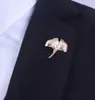 男性のsinggo biloba leaf lapel stick brooch pin site tuxedo corsage weddingboutonniere retroボタンウェディングのためのレーペルピン1342652