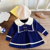 Flickaklänningar Autumn Winter Baby Girls Navy Collar Casual Dress Spädbarn Småbarn Stickande Prinsessan veckade barn LAPEL VARME KLÄDER