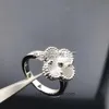 حلقات المصمم الراقية لـ Vancleff 925 Laser Clover Ring مزدوجة الجوانب النحت القابلة للتطبيق على وجه البث المباشر الأصلي 1: 1 مع شعار حقيقي