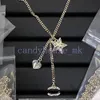 Lettre collier pendentif concepteur bijoux de cuivre de haute qualité 18k Colliers de marque en or Crystal Perl Men Women Choker Pendant Wedding Wedding Gift