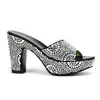 Scarpe in abbigliamento Ultimo design Ladies sexy tacchi alti Donne Pompe scivolano sulla pantofola estiva decorata con strass