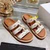 디자이너 샌들 여성 슬라이드 Tippi 슬리퍼 Sandale Leather Flip Flip Flops Mules Summer Beach Flat Heel 슬라이더 Brown Black Lady Size Eur 35-40