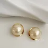 2024 Nouveaux créateurs boucles d'oreilles étalons de perles Luxury Luxury Simple Elegant Golden Orees Boucles pour femmes Fashion Met Met Metal Jewelry Party Femme ACCESSOIRES SWEET