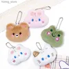 Tornari peluche Phlush Nome Orso Tasta portachiavi carini sullo zaino Accessori giocattoli con orso piccolo per ragazze Keys Cartoon Keys Keychain Y240415