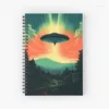 Universe Spiral Journal Notebook 120 Pages Note à couverture rigide Cadeau de travail pour femmes notes de journalisation des étudiants hommes