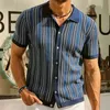 Streetwear Mens abbigliamento da uomo Summer Shortsleeved Babbel Casual Knit Shirt Cardigan Tops Vintage Jacquard Stripled Shirts 240401