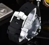 Popular Super Fashion Men Quartz Watch Stophatch Clock Top Brand Diamants Diamonds Anneau étanche à six stiches Black Green Rubber Strance