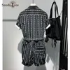 Herrspårar Summer Casual Jumpsuit tryckt Safari -stiluppsättningar Single Breasted Lapel Kort ärm spetsar upp shorts kostym