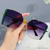 Sonnenbrille Neue Modequadrat -Sonnenbrille Frauen Vintage Übergroße Sunspiegel Klassische Männer Fahren Brille Sonnenschattierung Eye Kee uv400