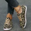 Tava plana de sapatos casuais com malha respirável e confortável versátil impressão de leopardo placa moderna na moda da moda