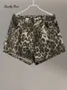 Street Leopard Print Femmes Pantalon Short Bouton Fashion Pocket Zippers Min Femme Shorts 2024 Printemps Summer Y2k Dame Outwear 240417