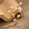 Broszki Korea elegancka perła słodkowodna dla kobiet luksusowa cyrkon kwiat wieńca zwierzę zwierzęce