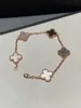 Jóias de jóias Braceletas de luxo Link Cadeia Vanca Grass Fre quatro folhas Five Flower Bracelet V Gold High Board Gride Branco Fritilar Rose Gold Natural Chalcedony T