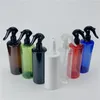 زجاجات التخزين متعددة الألوان 500 مل × 12 كتف مسطح بلاستيكي مع مضخة رذاذ الزناد لصالون مصانع ترطيب الصالون أليف