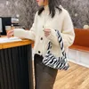 Umhängetaschen Winter Vintage Zebra Muster Unterarmtasche Frauen Plüsch Herbst Handtasche Weich warm