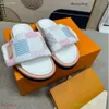 2024 Projektowniki Slajdy Slajdy basenowe Platforma Platforma Klasyczna marka Summer Beach Outdoor Casual Buty Flat Shoe Rozmiar 35-45