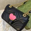 Designers väskor kvinnors axelväska handväskor messenger totes mode metallic handväska klassisk crossbody clutch pretty