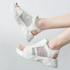 Casual schoenen mode dames sandalen 2024 zomer plat platform comfortabel mesh open teen sport dames