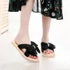 Slippers 2024 Fashion Summer Dames plat gekruiste kleurrijke bloemen open teen lichtgewicht strand zapatos mujer tonencia