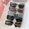 Designer neuer hochwertiger Miui Frauen Square Sonnenbrille Luxus Metallbein Buchstabe Design Richtige Version Shades Brille Weiblichkeit