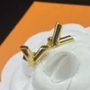 Ohrring Designer Schmuck Minimalist Mode Nischendesign V-förmige Goldohrringe als Geschenk eines Valentinstags