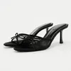 Tallgarna Zr 2024 Europeiska och amerikanska produktfjäder en linje tillbaka tom bogserbåge Bow Decoration Leopard Print High Heel Women Sandals
