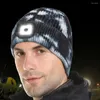 Berets unisex beanie hoed met LED -licht zachte hoge elasticiteit super heldere dimbare USB oplaadbare doppen koplamp