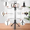 Selfie Monopods Roreta Foldbar Wireless Bluetooth Selfie Stick Phone Holder Dractable Multifunktionellt stativ med avlägsen slutare Selfie Light Y240418
